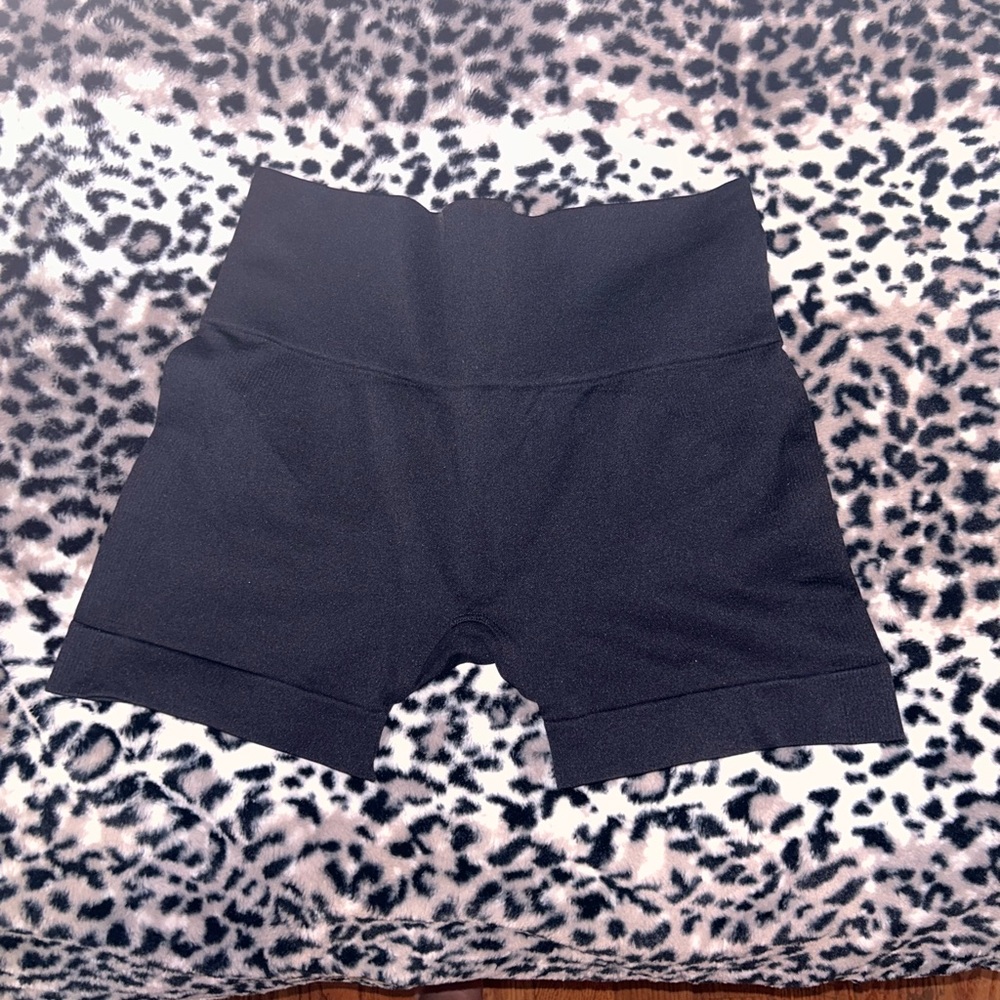 SET active bike shorts NWOT